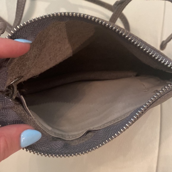 Roots Crossbody Purse - Picture 5 of 5